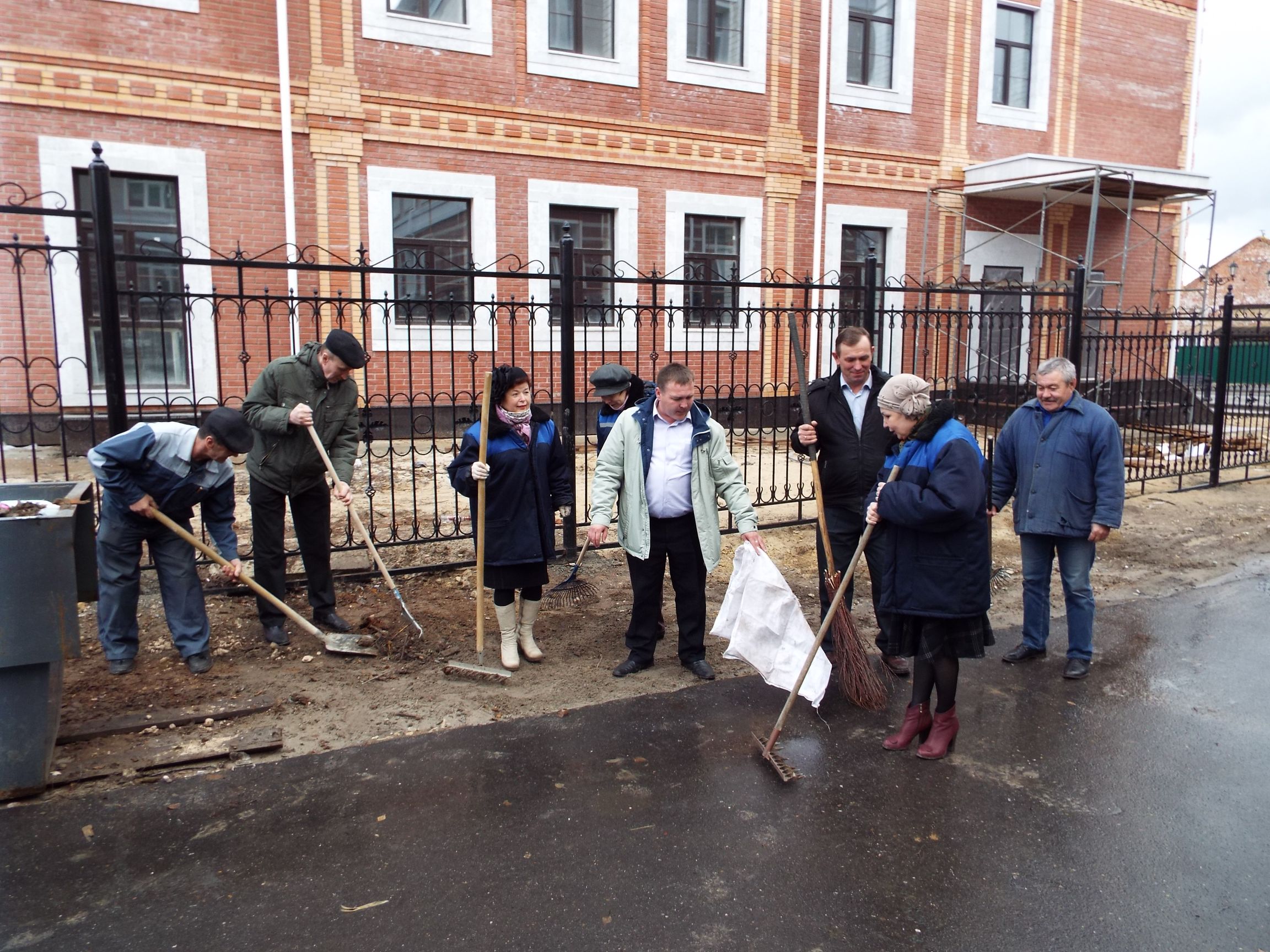 Очередную «чистую пятницу» провели работники Управления ПФР в г. Йошкар-Оле