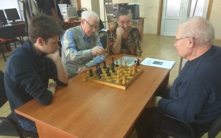 В Химках в Главном управлении ПФР №5 поздравили с 90-летием ветерана и шахматиста Матвея Михайловича  Макарова 