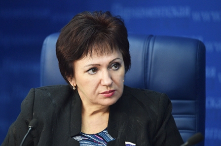 Сенатор Елена Бибикова о новых правилах назначения пенсии с 2019 года