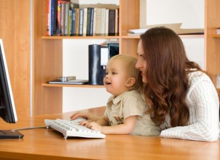 В Москве и Московской области 4 102 человека подали заявления на выплату из средств материнского капитала через сайт ПФР 