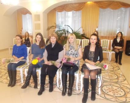 В Луховицах Московской области вручение государственных сертификатов на материнский капитал приурочили к Дню матери