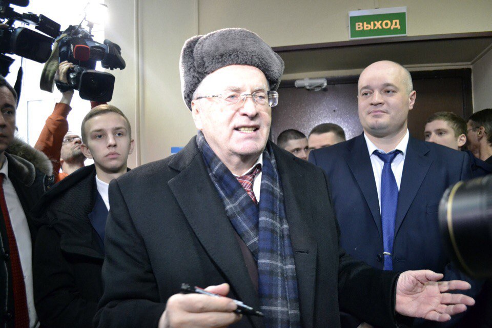 Владимир Жириновский побывал в Клиентской службе ПФР в ЦАО Москвы и высоко оценил ее работу  