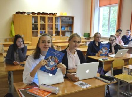 В Москве и Московской области проходят уроки пенсионной грамотности для учащейся молодежи