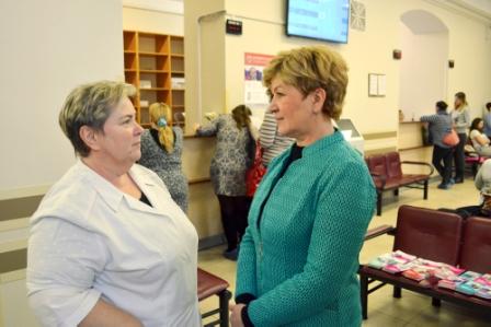 Специалисты Главного управления ПФР №10 консультировали  медперсонал и посетителей МОНИИАГ