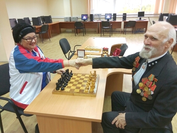 Победителям шахматного турнира, проведенного в Управлении ПФР №5 в Химках, – 87, 80 и 70