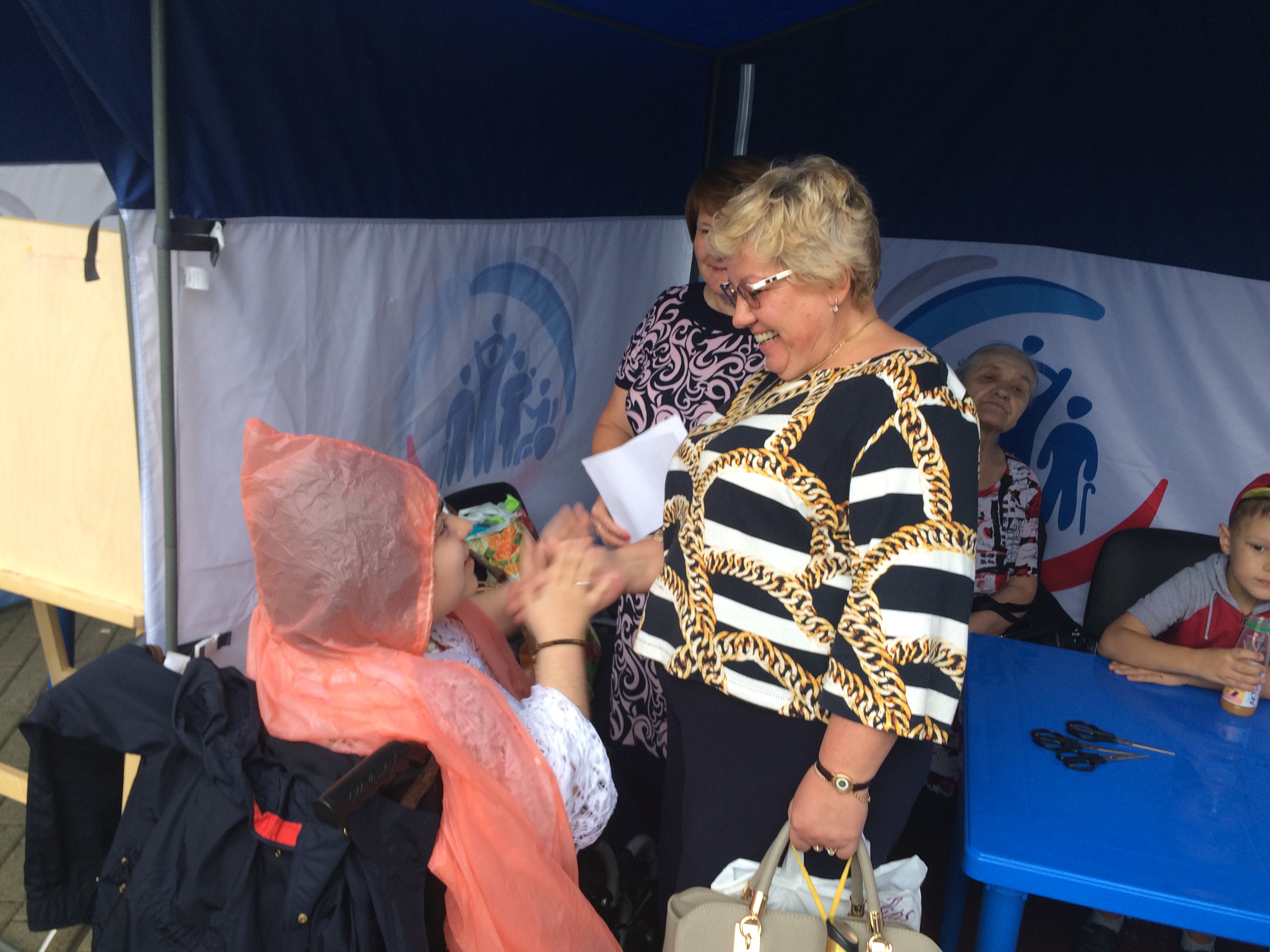 Работники Главного управления ПФР №9 приняли участие в праздновании начала нового учебного года 