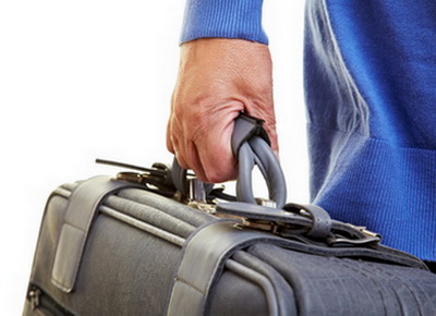 За работающих граждан, прибывших из Украины, должны платиться страховые взносы