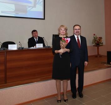 Председатель Правления ПФР вручил ведомственные награды сотрудникам Фонда