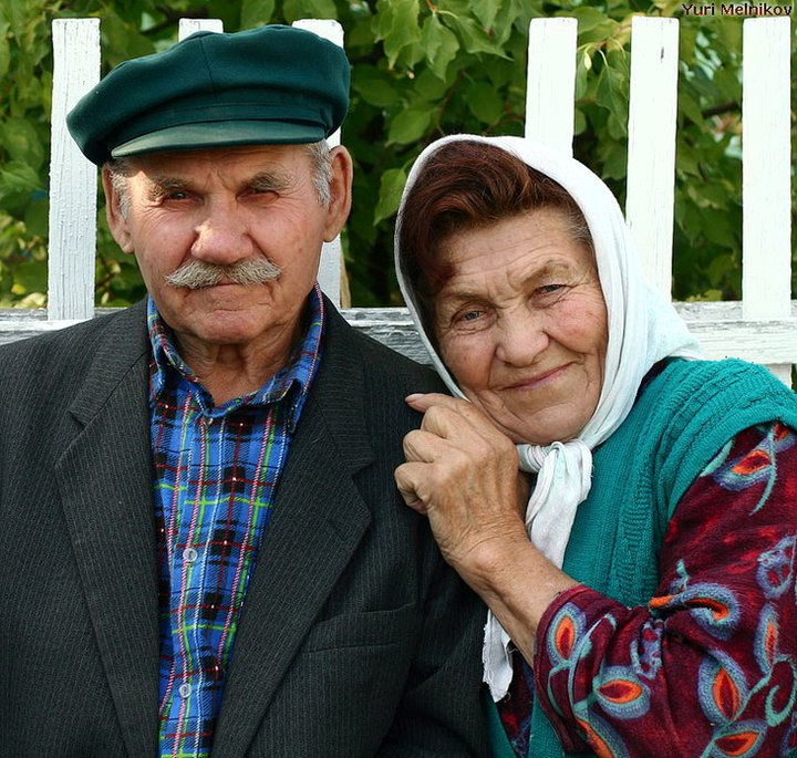 Поздравляем с Международным днем пожилых людей!