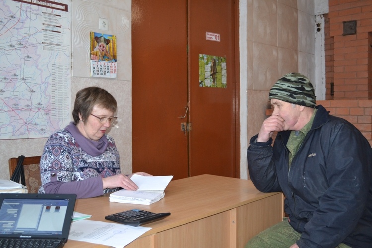 В Подберезинской волости Локнянского района состоялся выездной прием граждан по пенсионным вопросам