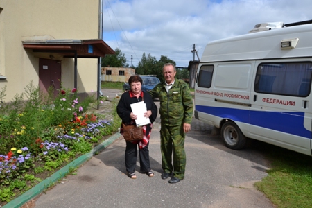 Мобильная клиентская служба ПФР посетила Новоржевский район