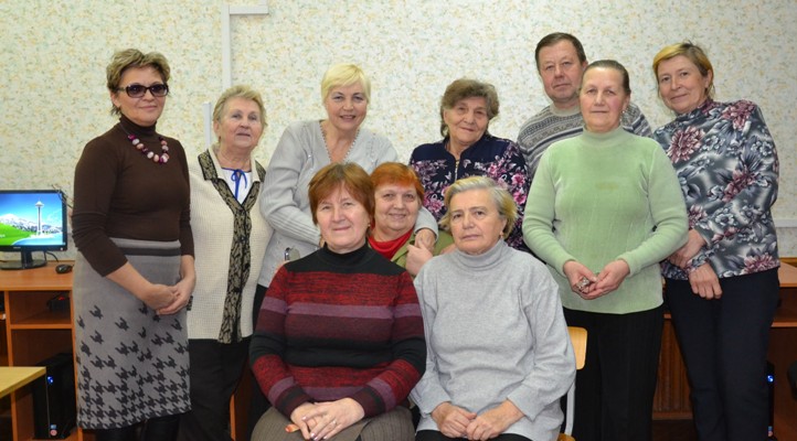 В Невельском районе пенсионеры постигают компьютерную грамотность