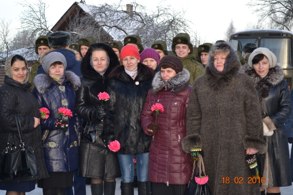 Работники Отдела ПФР в Плюсском районе приняли участие в торжественном шествии