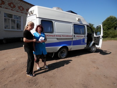 Мобильная клиентская служба Пенсионного фонда посетила удаленные деревни Дедовичского района