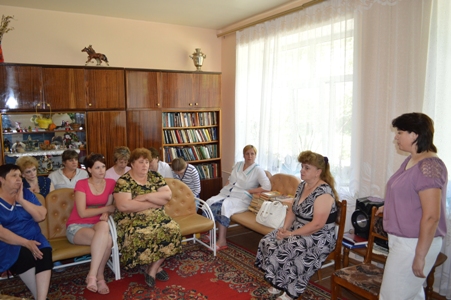 В Себежском районе сотрудников дома-интерната проинформировали об их пенсионных правах