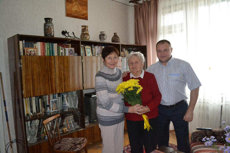 Почетные жители города Пскова  приняли поздравления от Союза пенсионеров и Пенсионного фонда РФ