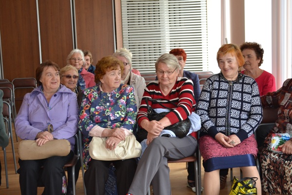 В Струго-Красненском районе Псковской области продолжаются встречи специалистов Управления ПФР с членами районного Совета ветеранов и Местного отделения ООО «Союз пенсионеров России»