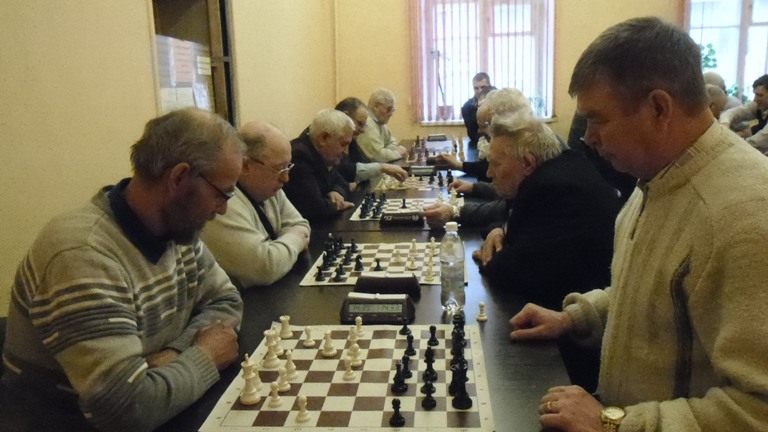 Пенсионеры  Псковской области  сразились в шахматных баталиях