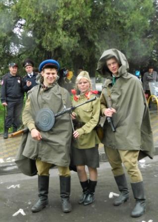 Специалист УПФР в г. Шахты приняла участие в двух исторических реконструкциях ко Дню Победы