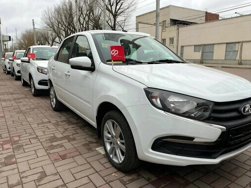 Четверо пострадавших на производстве дончан получили автомобили от регионального Соцфонда