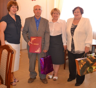 Руководство ОПФР по Рязанской области совместно с СПР по Рязанской области поздравили с юбилеем ветерана ПФР.