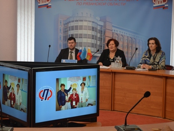 Вопросы взаимодействия в сфере обучения пожилых граждан компьютерной грамотности обсудили на «Круглом столе» в Отделении ПФР 