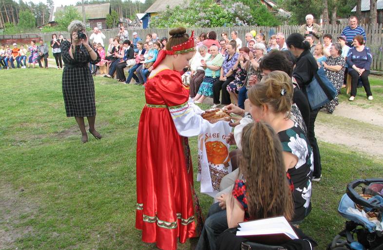 Во всех районах специалисты ПФР осуществили синхронные выезды в рамках Дня Пенсионного фонда РФ в малом селе