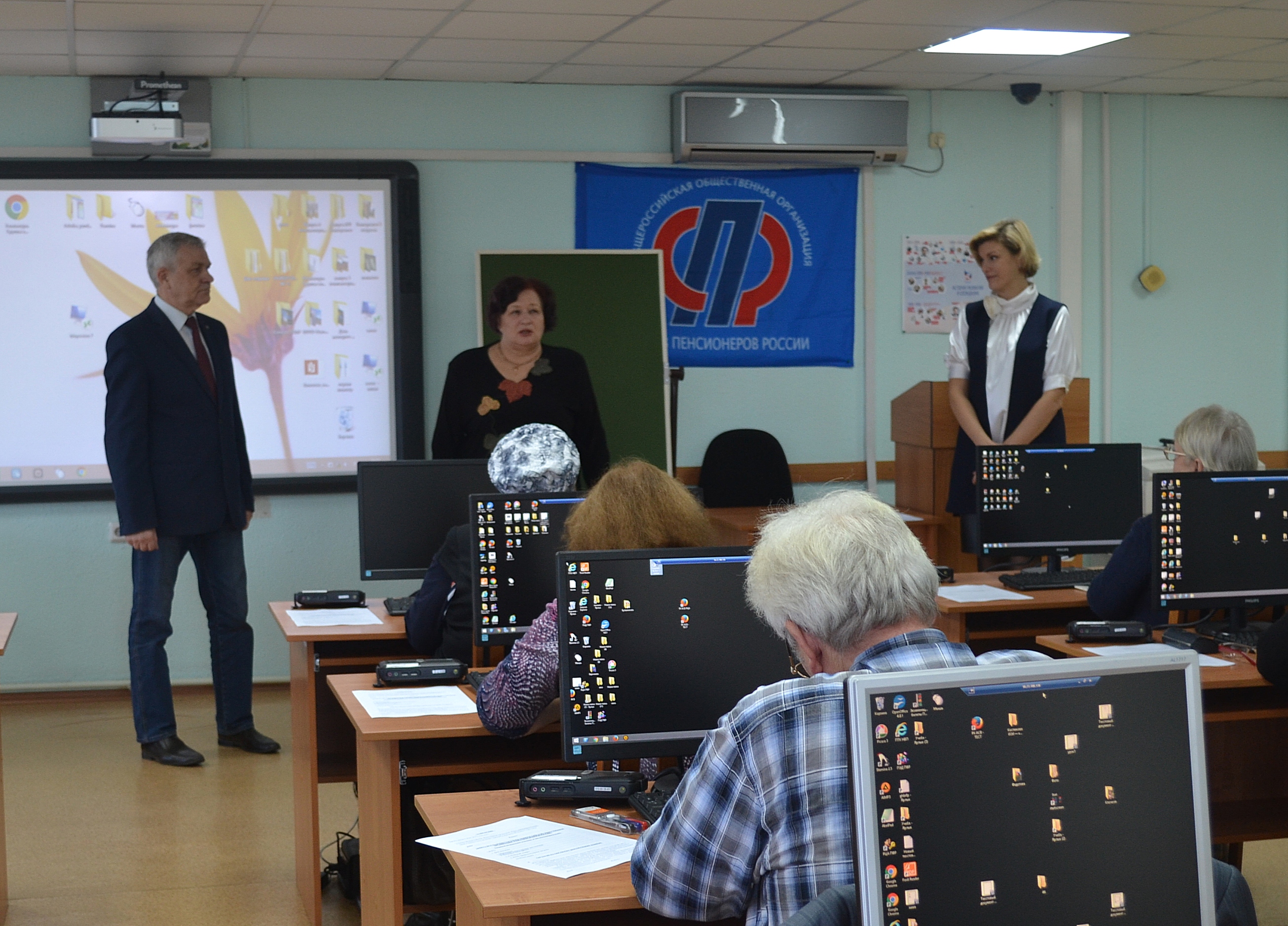 В Рязани вновь стартовали компьютерные курсы для пенсионеров