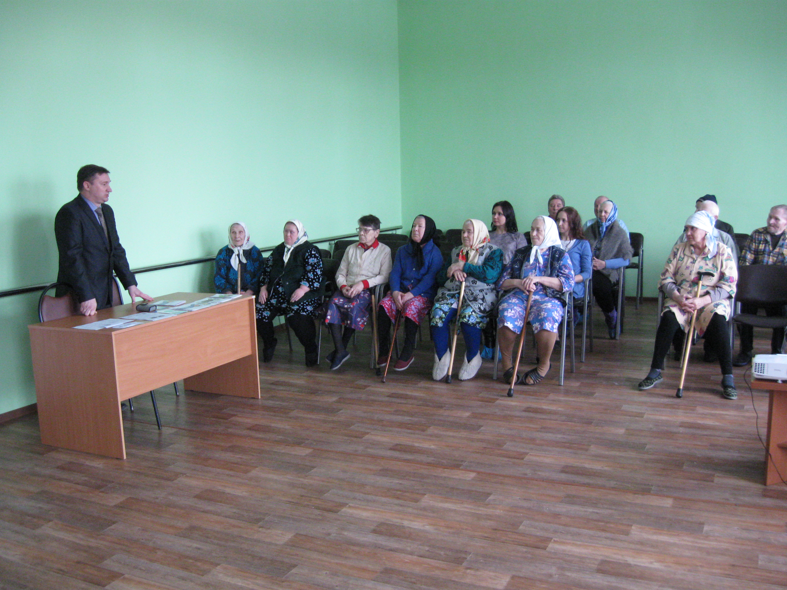Специалисты ПФР организовали встречу с пенсионерами в Сапожковском центре социального обслуживания 