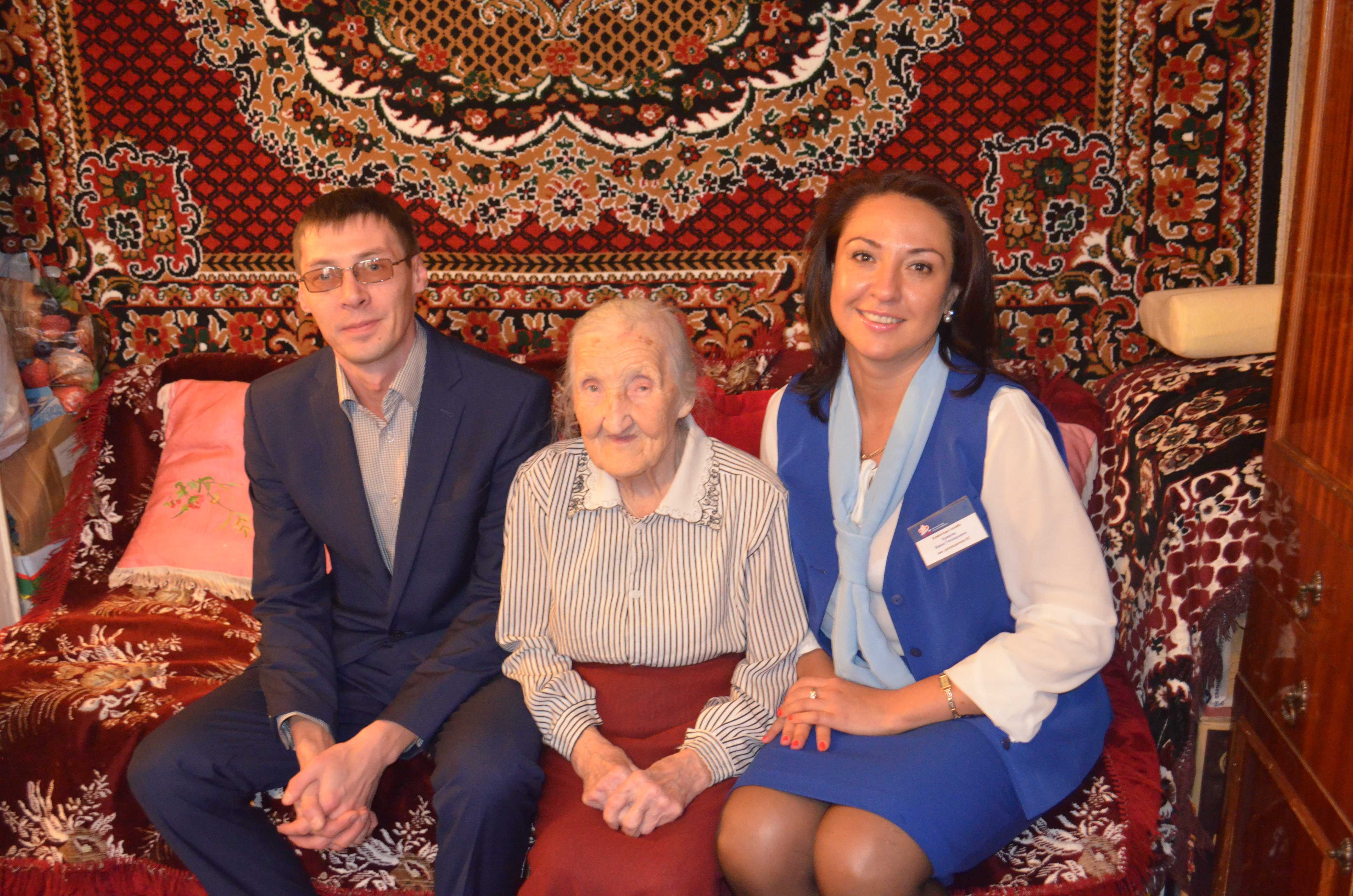 С заботой о старшем поколении: Дни открытых дверей и субботники