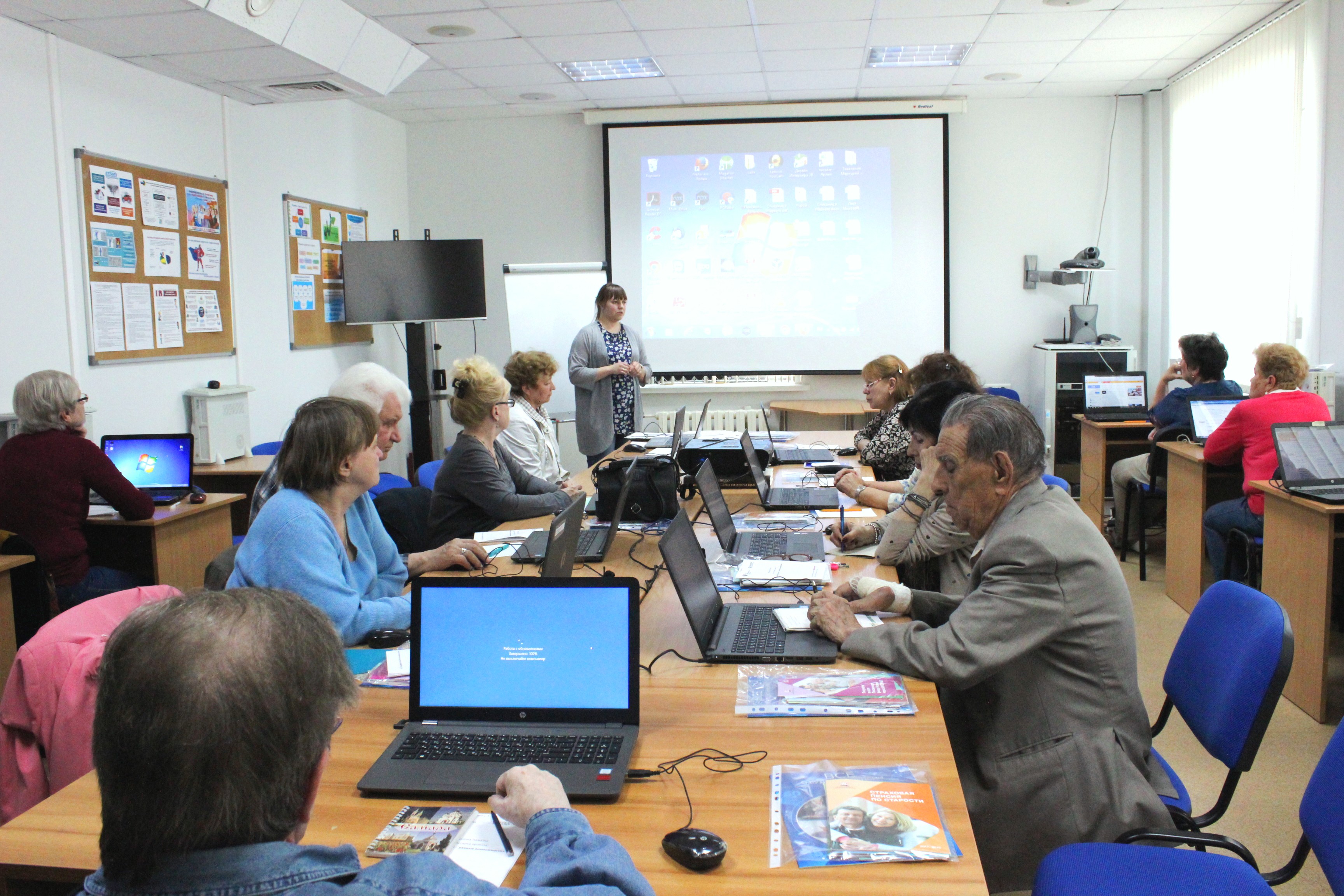 Самарских пенсионеров приглашают на бесплатные компьютерные курсы