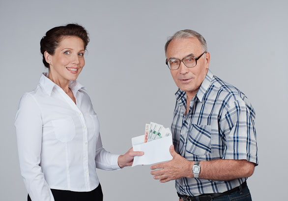 Пенсионерам, чьи дети являются студентами, положены дополнительные выплаты