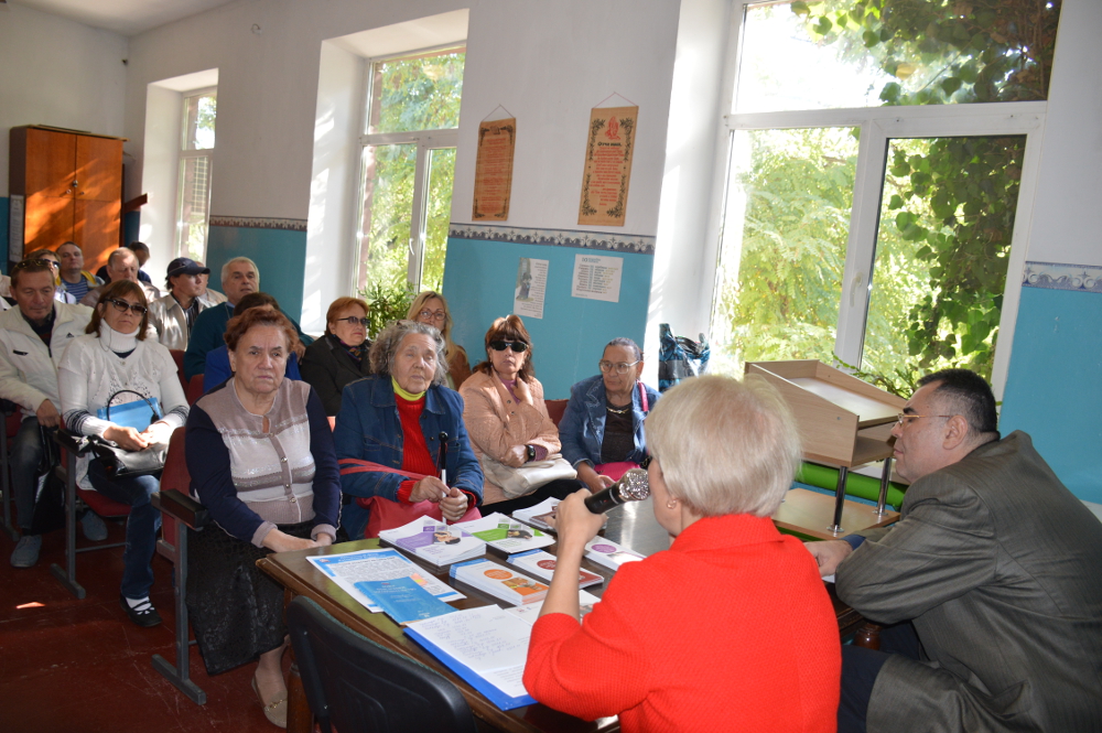 Информационный час ко Дню пожилого человека во Всероссийском обществе слепых