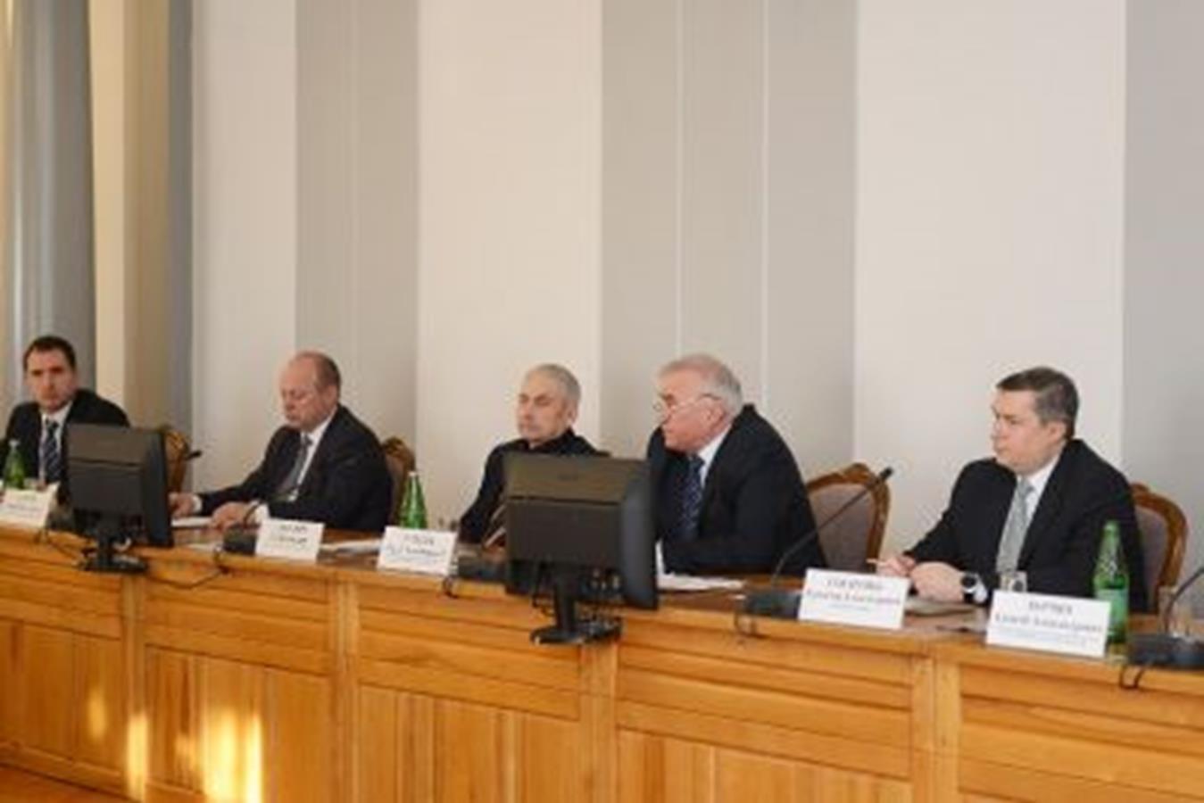 Управляющий ОПФР по Смоленской области Ю.А. Селезнев принял участие в работе очередного рабочего совещания членов Администрации Смоленской области.