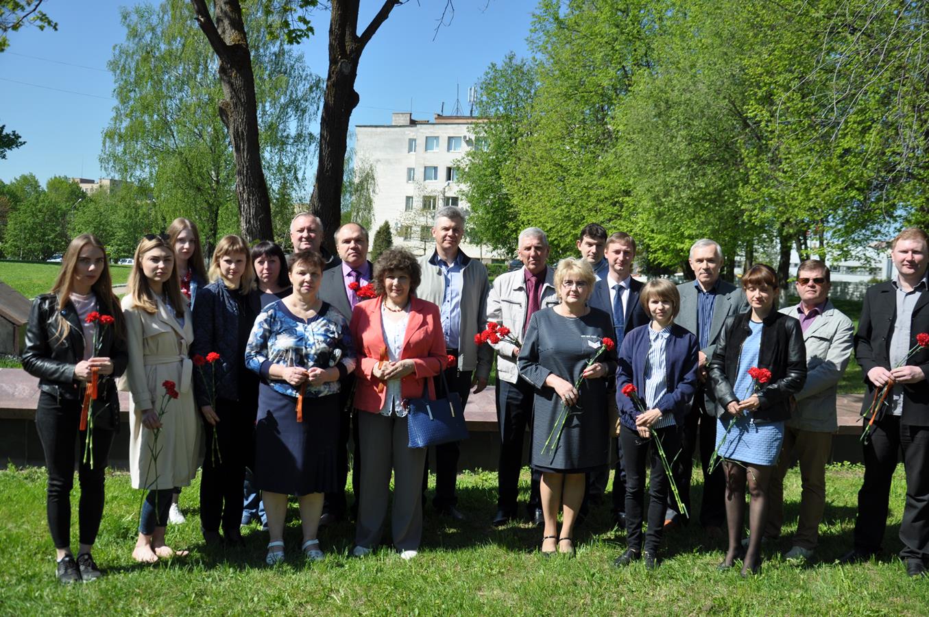 Сотрудники ОПФР по Смоленской области приняли участие в торжественном митинге, посвященном Дню Победы.