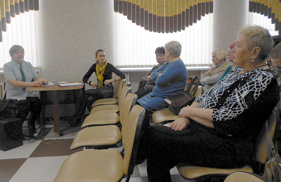 Занятия в «Школе пожилого возраста» продолжаются