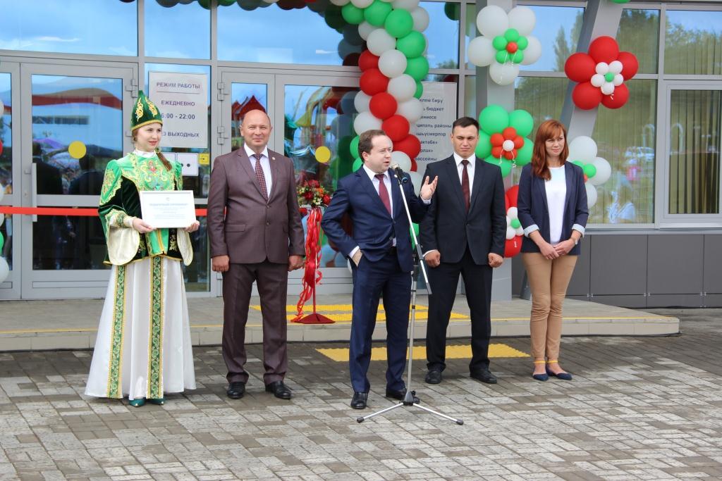Эдуард Вафин торжественно открыл Тукаевский бассейн «Акчарлак» 