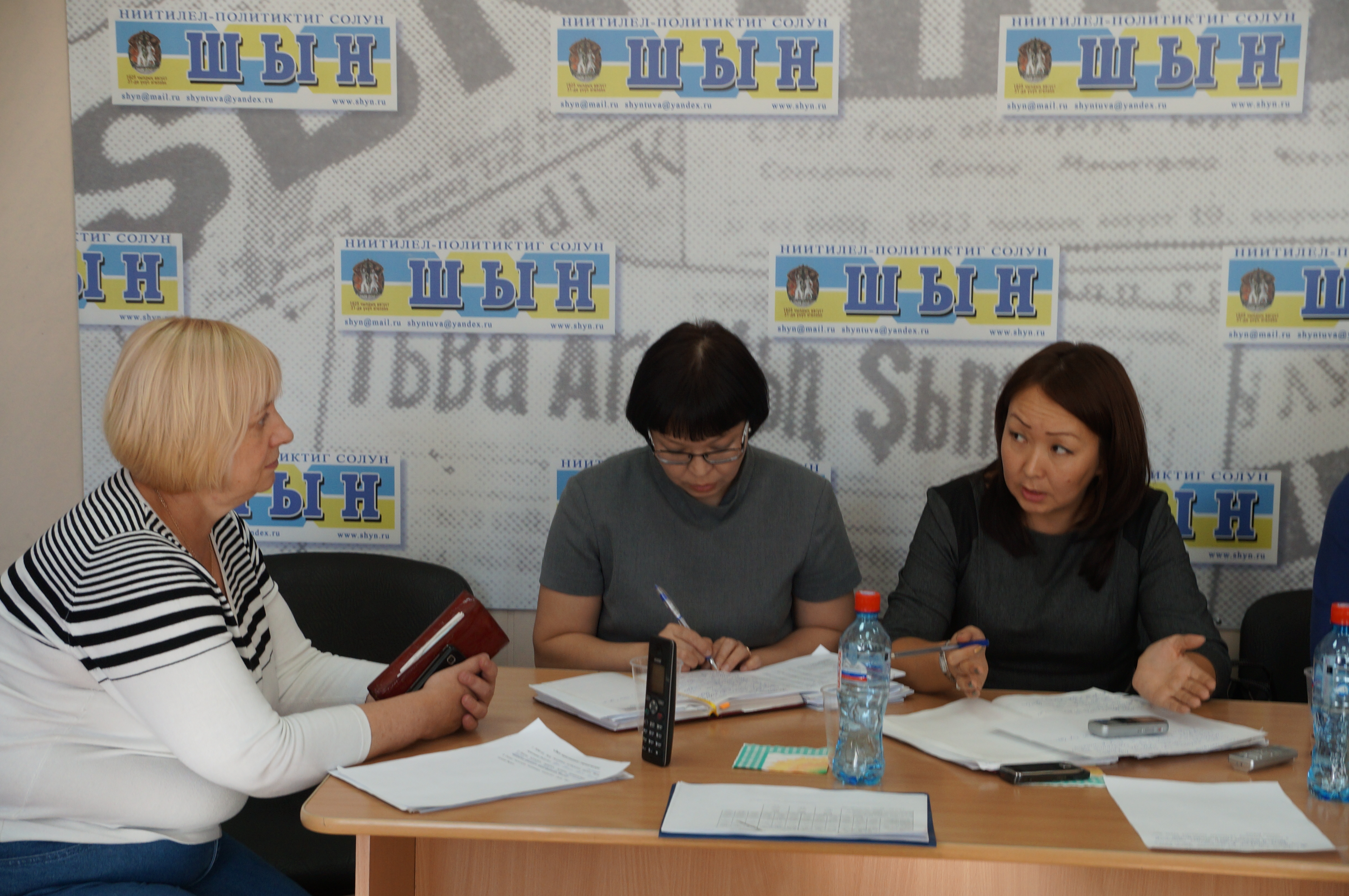 Сотрудники Отделения ПФР поздравили одну из старейших газет республики с 90-летним юбилеем