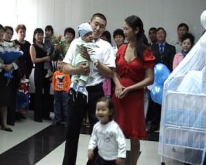 Прием заявлений на единовременную выплату из средств материнского капитала в размере продолжится по 30 ноября 2016 года включительно