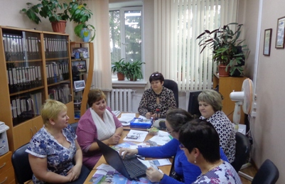 В Исетском  районе в рамках  «Школы молодого пенсионера» повышают пенсионную грамотность граждан пожилого возраста  