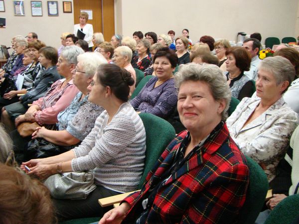 Поздравляем всех с Днем бабушки