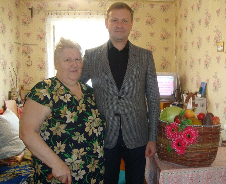 Коллектив УПФР в Сенгилеевском районе оказал помощь пенсионерам в рамках акции 