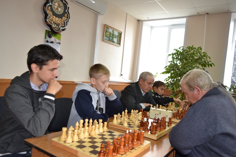 Ветераны Управления ПФР в Старокулаткинском районе сразились со своими внуками в шахматно-шашечном турнире, посвященном 25-летию ПФР