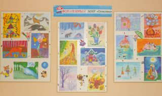 В Дубовском Управлении ПФР для посетителей организовали выставку детских рисунков