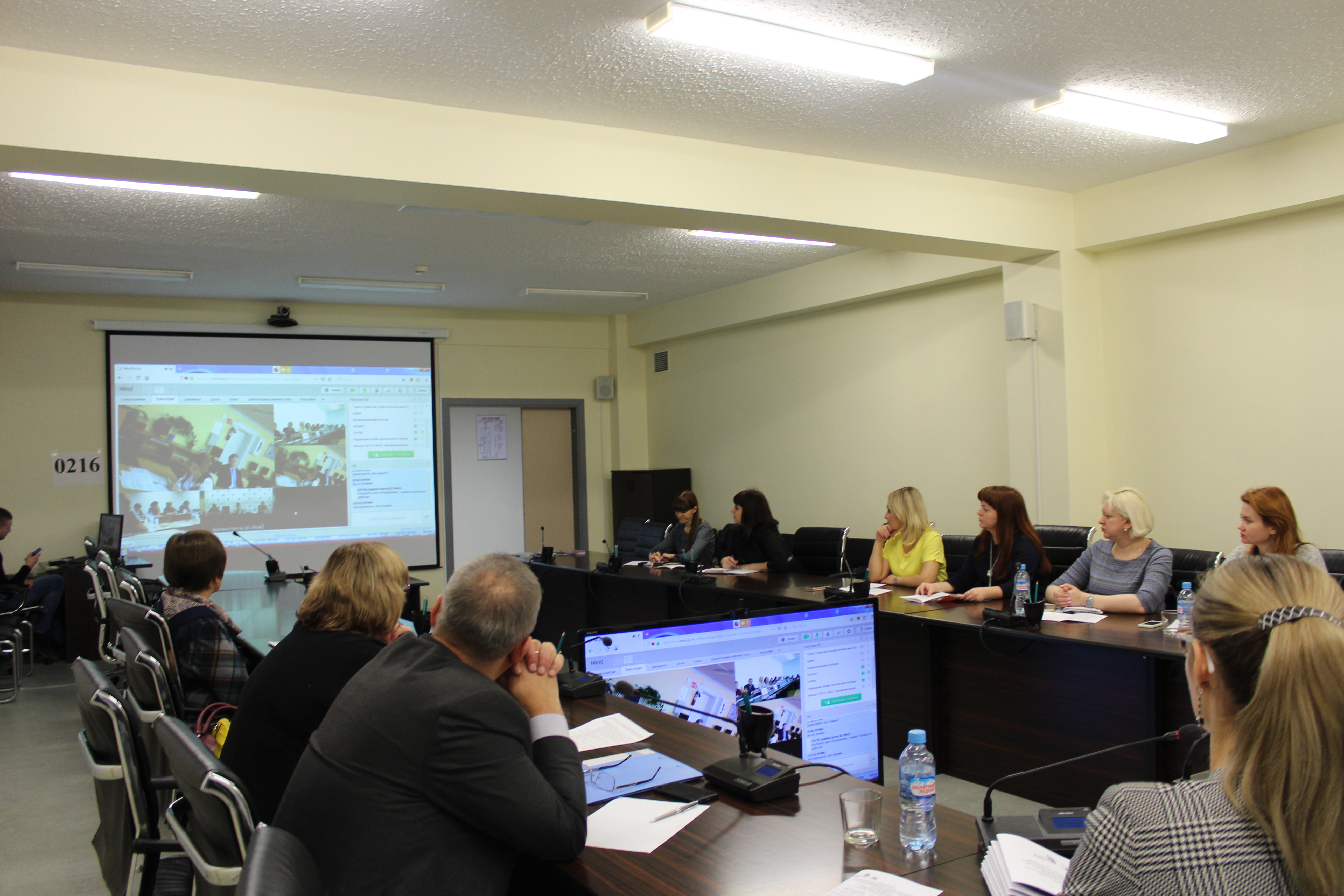 В Департаменте образования ЯНАО прошел «круглый стол» по теме «Переподготовка, повышение квалификации специалистов возрастной категории 50+, как возможность сохранения работоспособности»