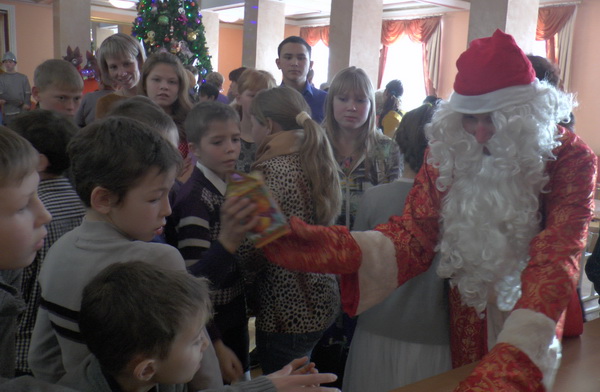 Попечительская елка для юных забайкальцев