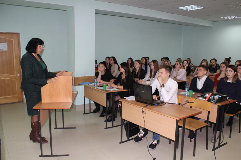 Учащаяся молодежь изучает пенсионную науку