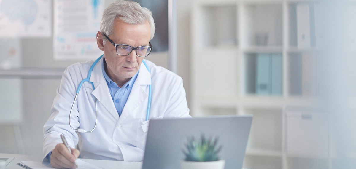 Социальный фонд назначил специальную социальную выплату более 680 тысячам медработников