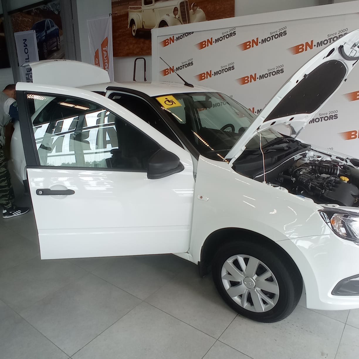 Два автомобиля «LADA GRANTA» выданы Калужским отделением Фонда гражданам, получившим травму на производстве