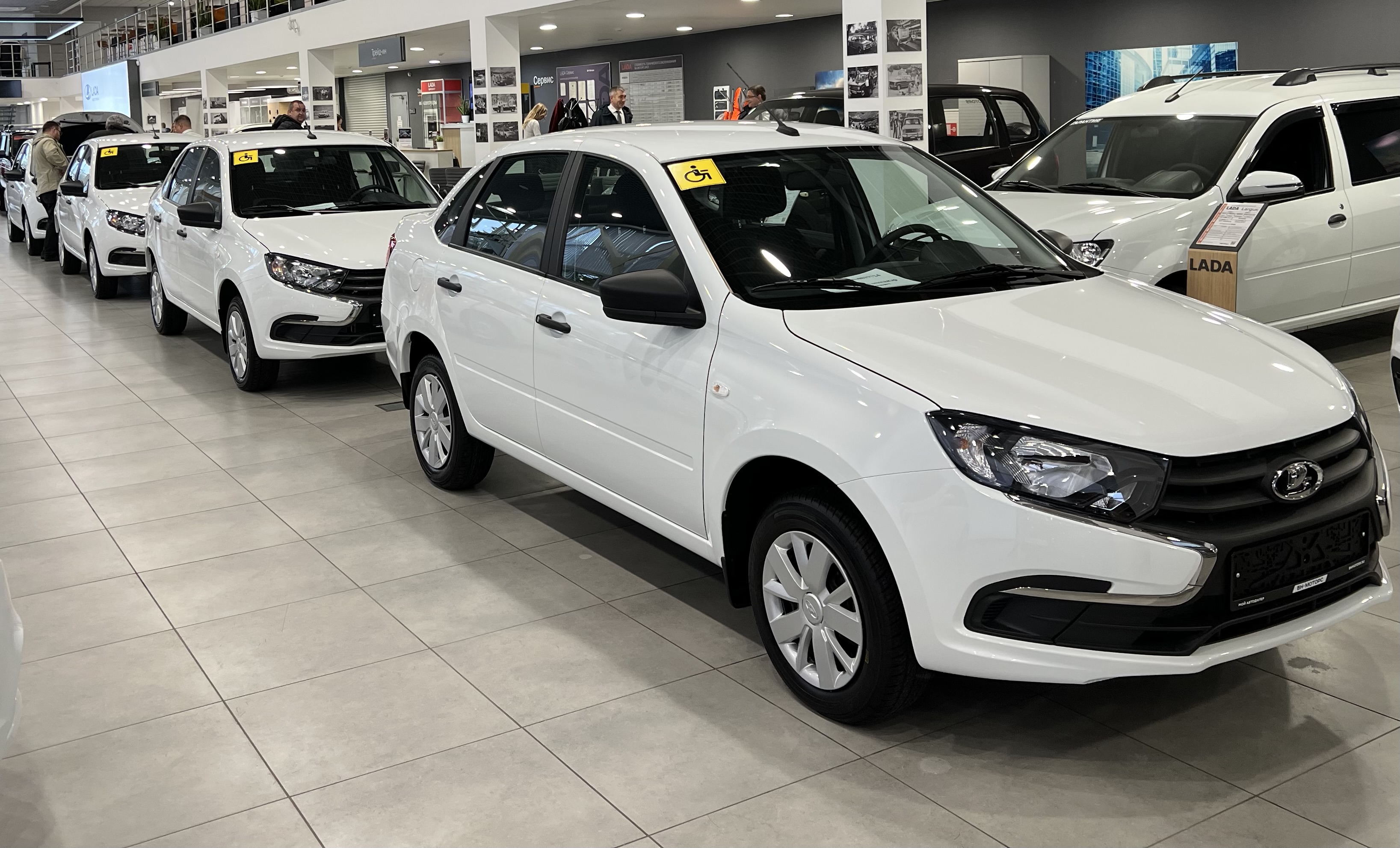 Пострадавшие на производстве жители Орловской области стали обладателями автомобилей от Фонда